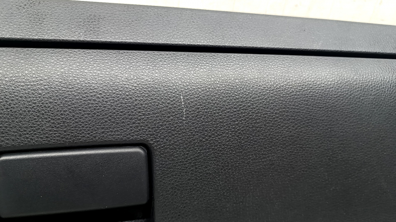 Toyota Rav4 19-25 black glove compartment, Japan built, scratches