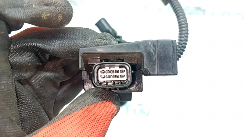 Low-pressure fuel rail wiring for the 2019-2021 Toyota Rav4 hybrid