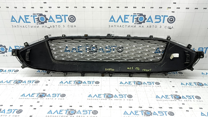 Radiator grille assembly with frame for Ford Fusion mk5 19-20 chrome, titanium, scratches