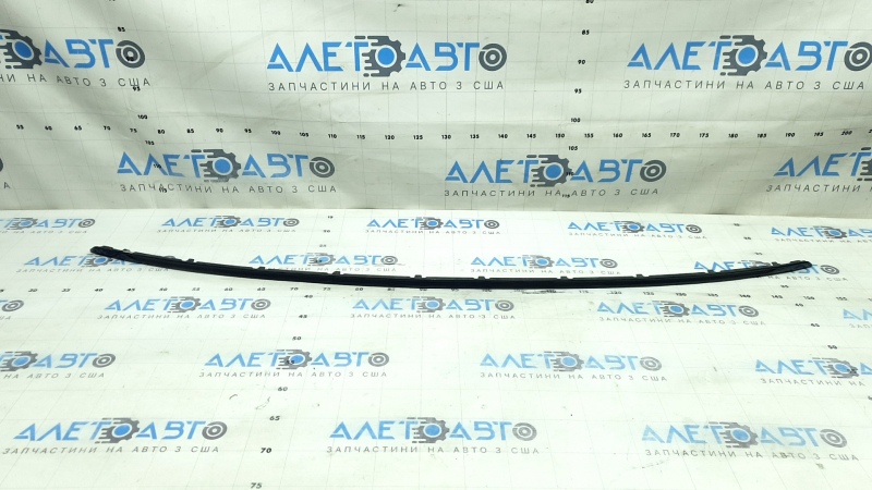 BMW 3 F30 4d 16-18 black rear bumper molding, broken mount