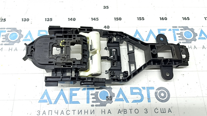 The front right door handle mechanism for a Volvo XC60 18-26 for keyless entry and lighting is broken.