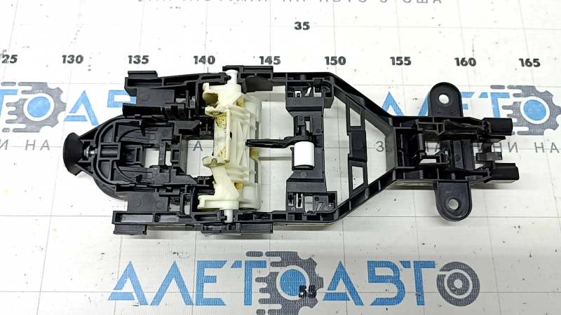 The front right door handle mechanism for a Volvo XC60 18-26 for keyless entry and lighting is broken.