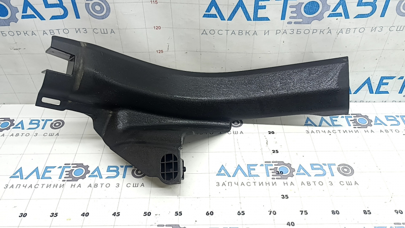 Volvo XC60 18-26 rear left door sill trim, black, scratches