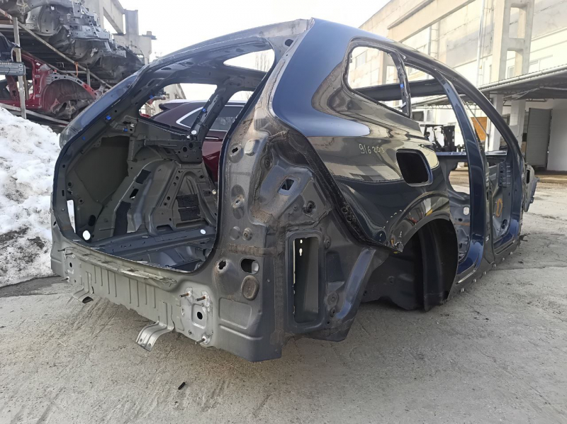 Quarter wing rear right Volvo XC60 18-26 on the body, blue 723, dented