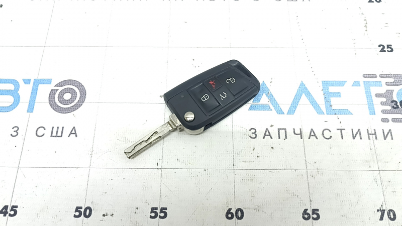 VW Tiguan 18-20 keyless, 4-button, matte finish, no emblem, scratches