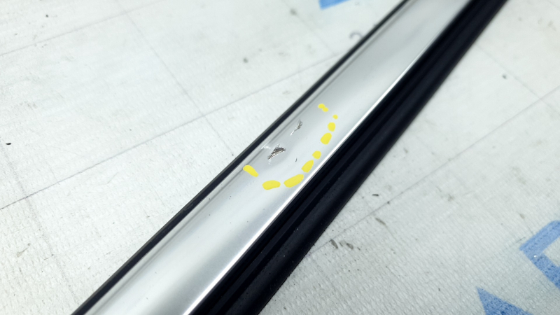 Door-glass molding, center rear left, Audi Q7 16-26, chrome, bumps, scratches