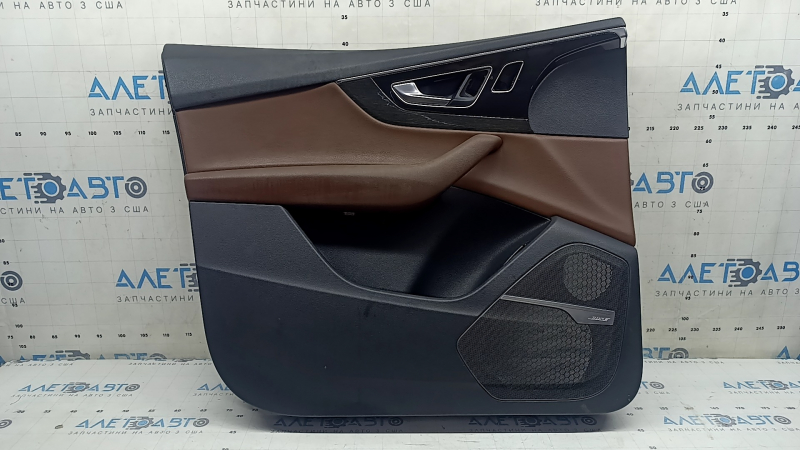 Black front left door panel for an Audi Q7 16-19, brown leather insert, glossy black and dark wood trim, BOSE, brown leather armrest with handle, scratches, dent