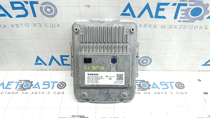 Volvo XC90 16-26 Navigation Display Monitor is worn