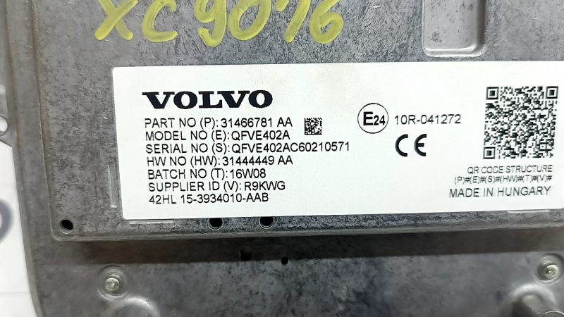 Volvo XC90 16-26 Navigation Display Monitor is worn