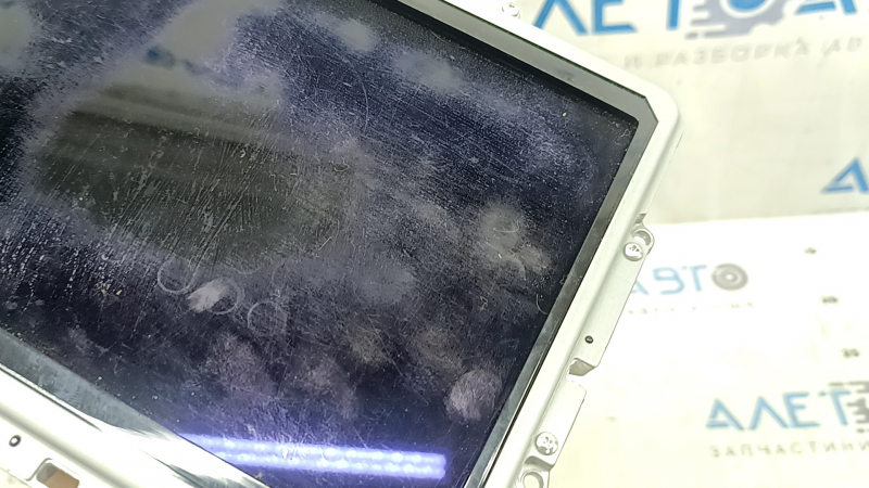 Volvo XC90 16-26 Navigation Display Monitor is worn