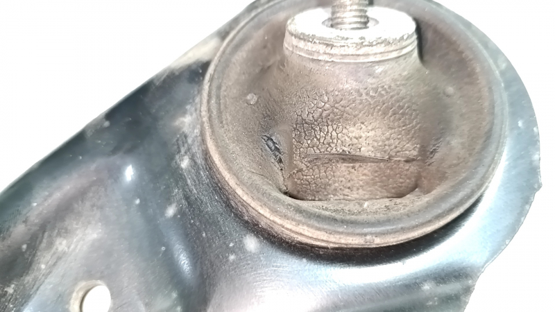 Rear left longitudinal arm Toyota Camry v70 18- hybrid, cracked silent block