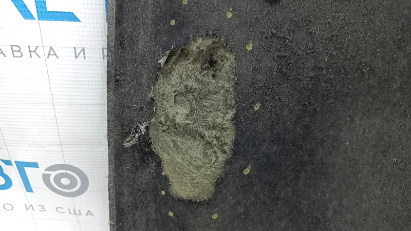 The hood insulation of the Toyota Camry v70 18-20 US is torn.