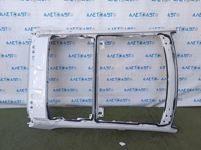 Metal roof for a Mercedes GLA 15-20 with sunroof, sawed off, butts
