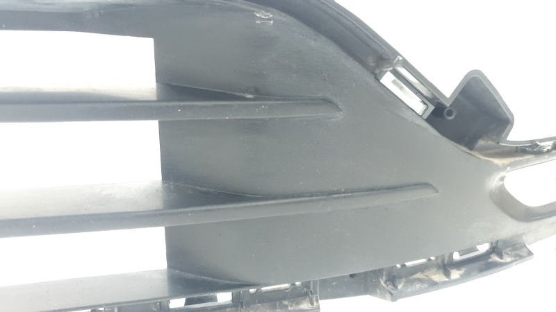 Lincoln Corsair 20-22 front bumper lower grille under fog lights, gloss black, cracked, chips