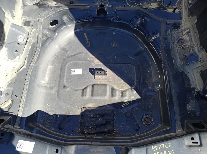 Lincoln Corsair 20-26 2.0 2.3 trunk tray on the body