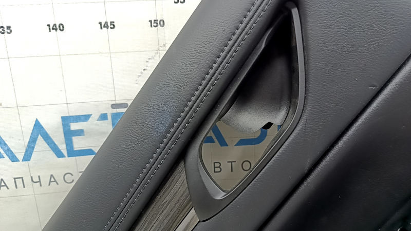Rear left door panel for Mazda CX-5 17-23 with black leather insert, gray leather armrest, butt, needs cleaning, scratches