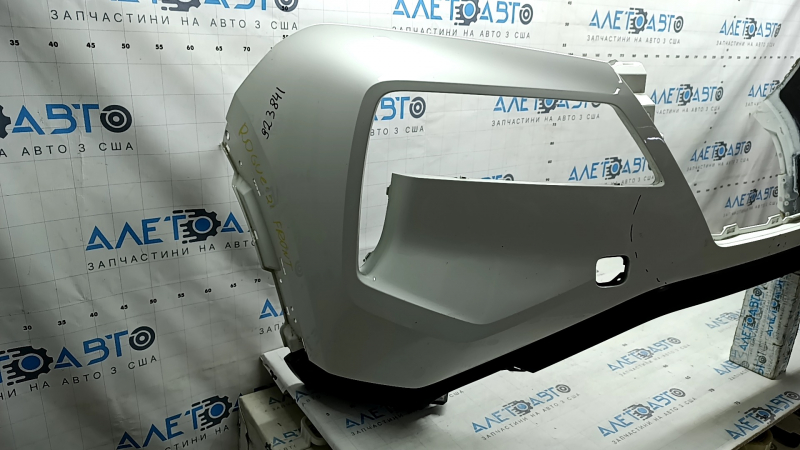 Front bumper bare Nissan Rogue 21-23 without parking sensors US built, graphite, scratch, crack in the mount