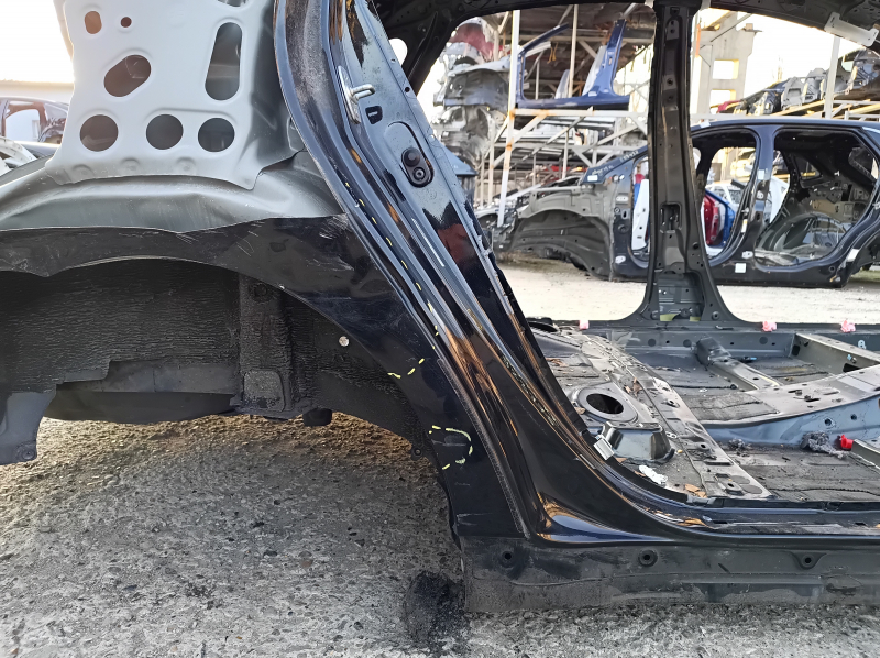 Right rear fender dent on a Toyota Prius 30 13-15, black, dented, bump