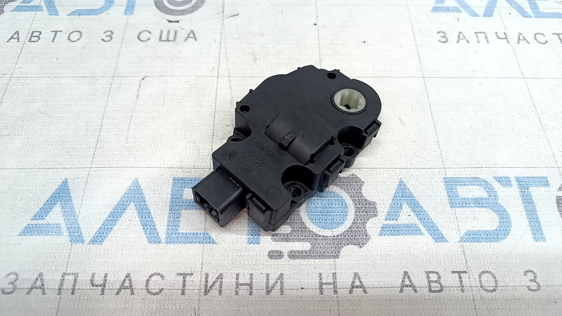Actuator motor for the heater ventilation system of the BMW X3 F25 11-17