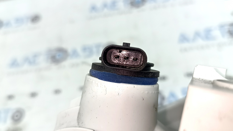 Right turn signal for Ford Escape MK3 2017-2019, white with fog lights, broken mount