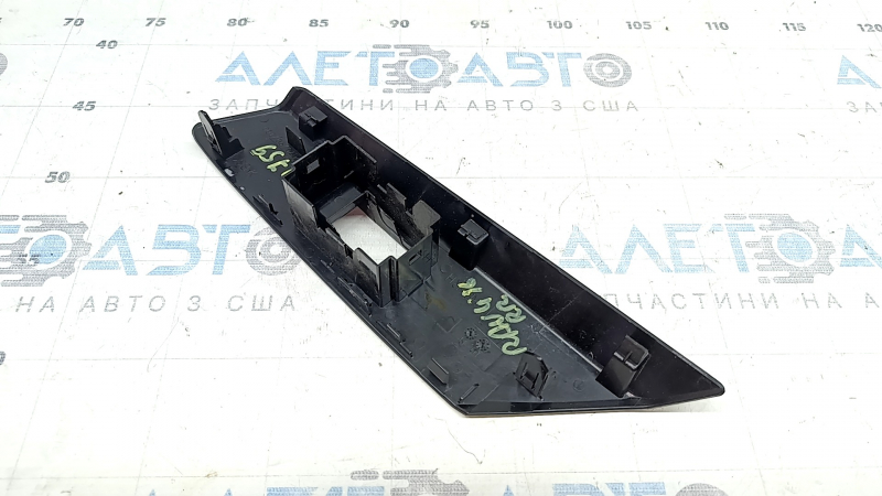 Rear right window lift control trim for Toyota Rav4 16-18, black, worn