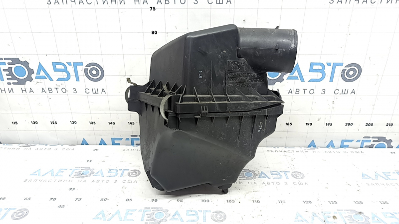 Toyota Rav4 16-18 hybrid air filter housing without flow meter