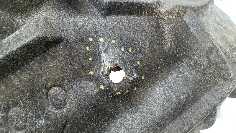 Rear left fender liner Toyota Rav4 13-18, broken fastening