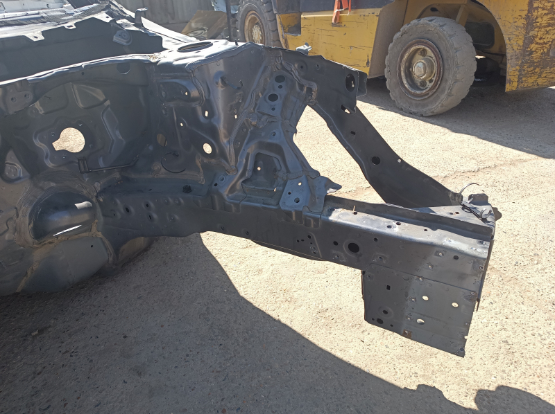 Front left quarter panel of a 13-17 Honda Accord, graphite, bumper
