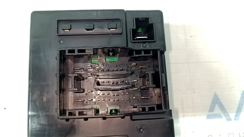 Kia Sportage 23-26 HEV underhood fuse box