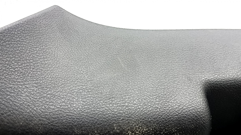 Right arch trim for Jeep Grand Cherokee WK2 16-22, black, for subwoofer, scratches, worn