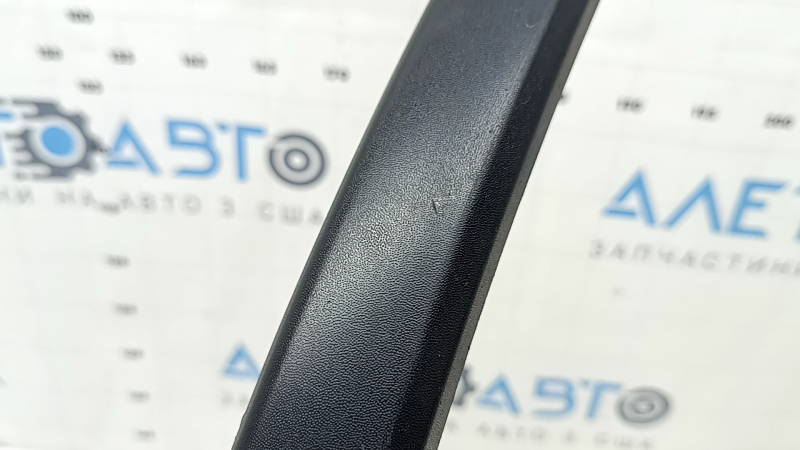 Jeep Grand Cherokee WK2 17-22 front left fender arch trim, scratches