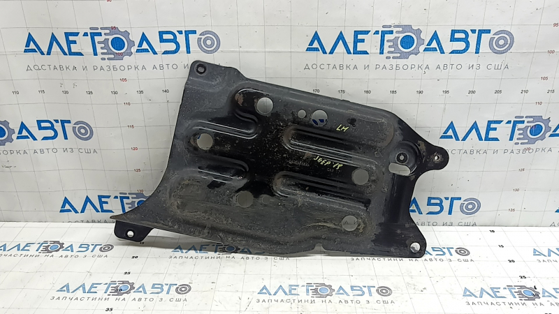 Left underbody protection for Jeep Grand Cherokee WK2 14-22 metal