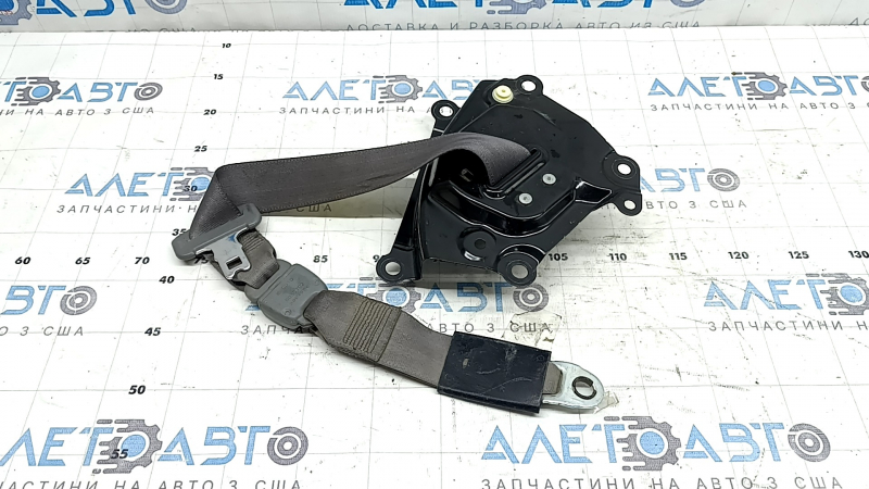 Seat belt 3rd row center Toyota Sequoia 2017 gray, worn for cleaning