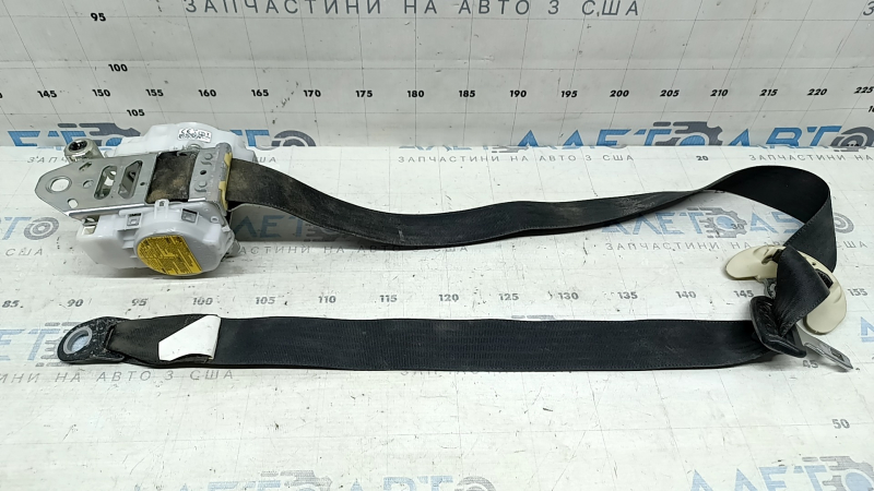 Lexus CT200h 11-13 driver's seat belt with squib, black, dry-cleanable