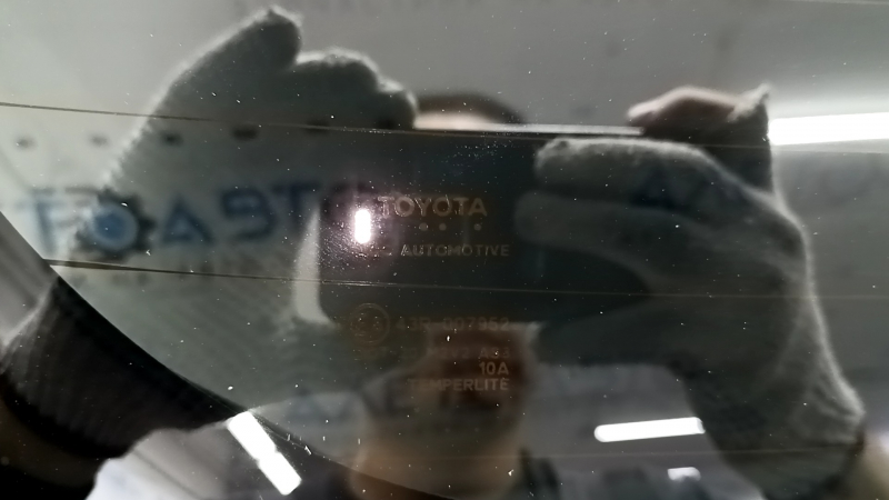 The bare trunk door with glass for the 2021-2024 Toyota Venza.