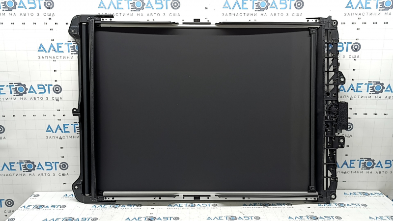Black panoramic blind assembly for Toyota Venza 21-24, with motor