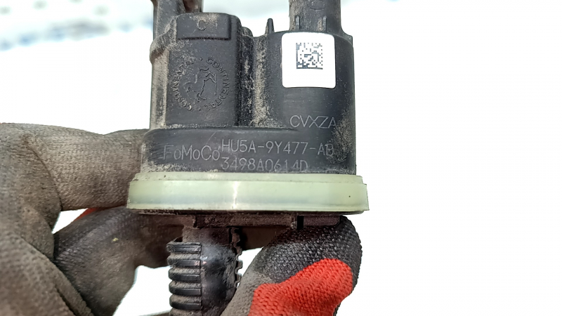 Lincoln MKZ 17-20 hybrid fuel tank vent valve with tube