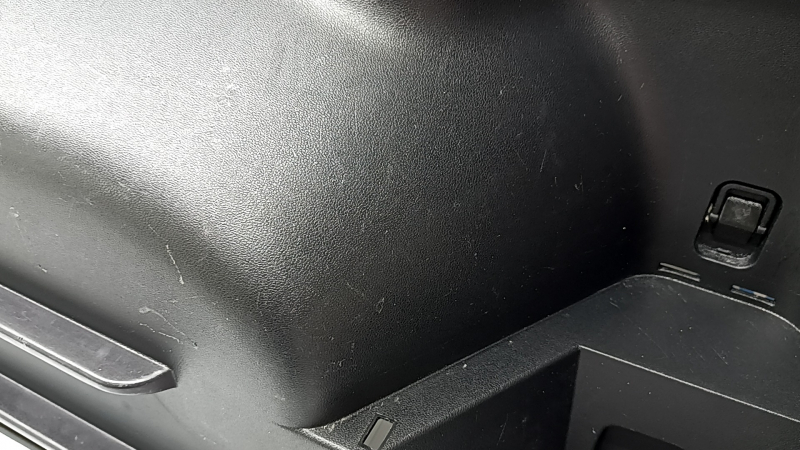 Right arch trim for Hyundai Tucson 2020-2026, black, 1.6T HEV, PHEV, with hooks, scratches, broken fastener
