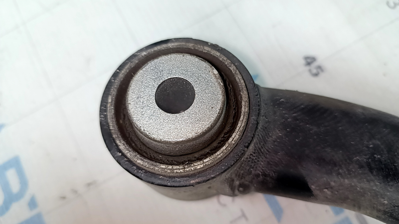 Jeep Renegade 15-23 rear right trailing arm with cracked silent blocks