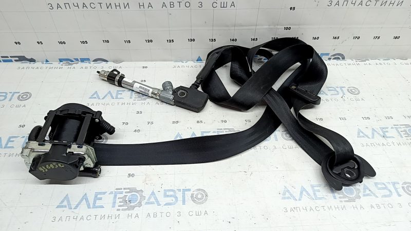 Driver's seat belt with tensioner and squib VW Jetta 19-26 black, shot