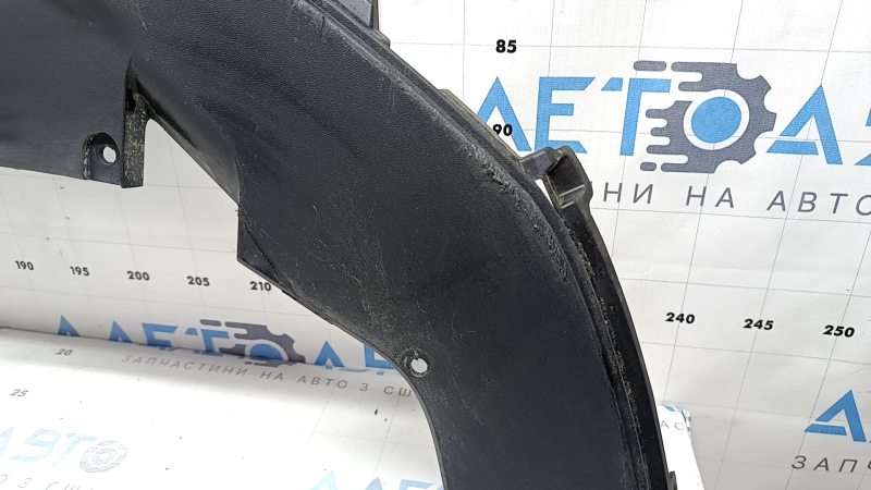The front bumper lip of the VW Jetta 22-24 is worn out.