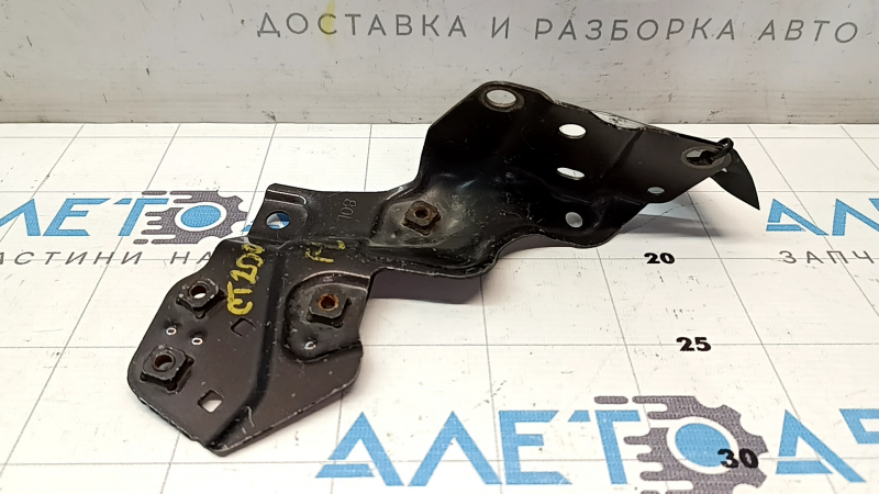 The left fender bracket for a Lexus CT200h 11-17 is bent.