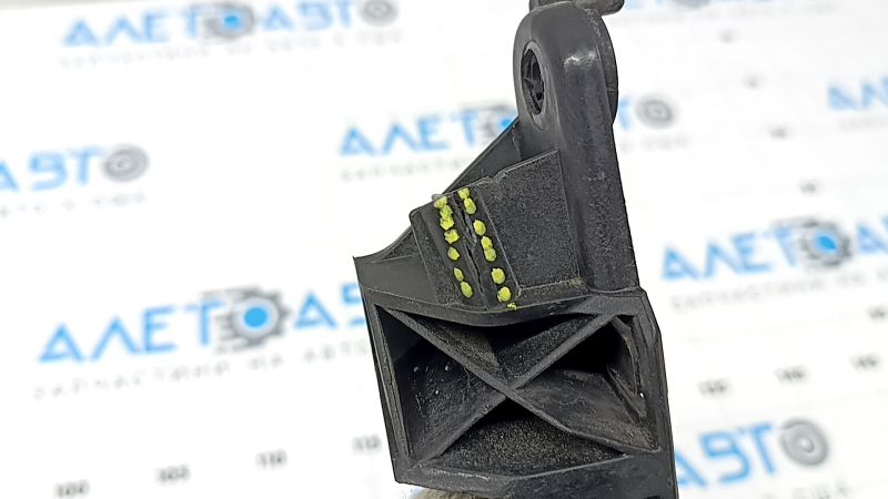 Front bumper mount right wing Audi Q3 83A 19-25 broken mount, cracks in the mount