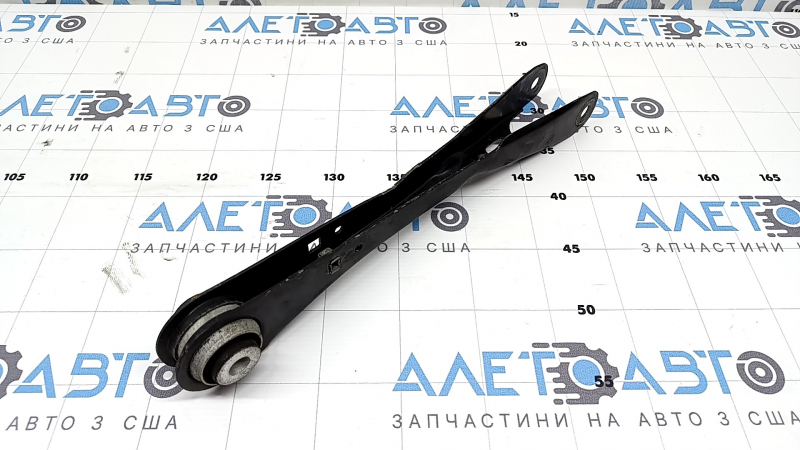 The rear left longitudinal arm of the BMW X3 G01 18-24 is dented.