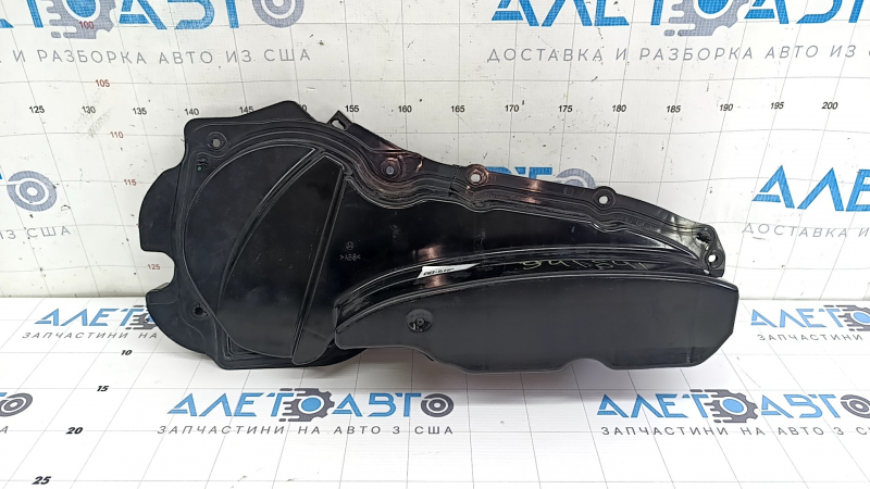 The membrane has come loose on the front left door speaker of the Audi A6 C7 12-18 Bose.