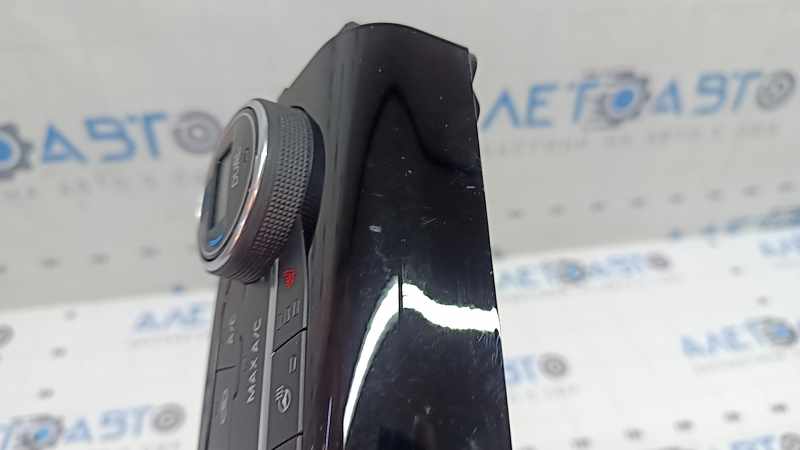 Climate control for Ford Escape MK4 2021 auto with heated seats and steering wheel, with glossy black trim, scratches