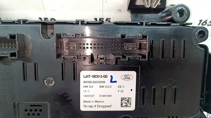 Climate control for Ford Escape MK4 2021 auto with heated seats and steering wheel, with glossy black trim, scratches