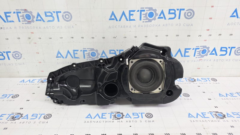 The membrane has come loose on the front left door speaker of the Audi A6 C7 12-18 Bose.