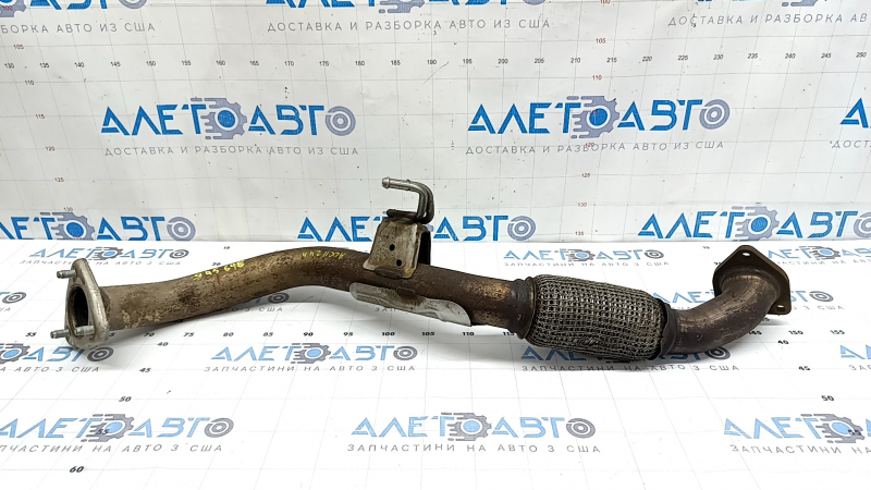 Honda Accord 23-26 hybrid exhaust pipe has a torn mesh and a dented corrugated pipe.