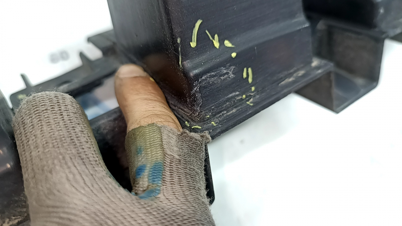 Ford Escape MK4 2020 rear bumper absorber is cracked and broken